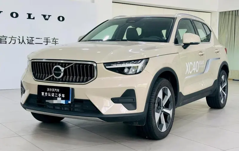 Volvo XC40, 2025