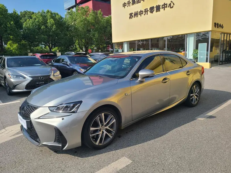 Lexus IS, 2017