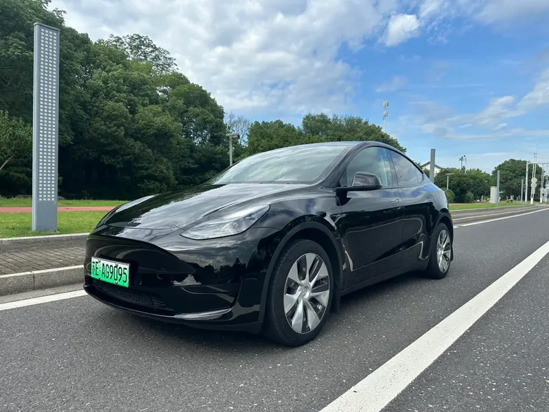 Tesla Model Y, 2022
