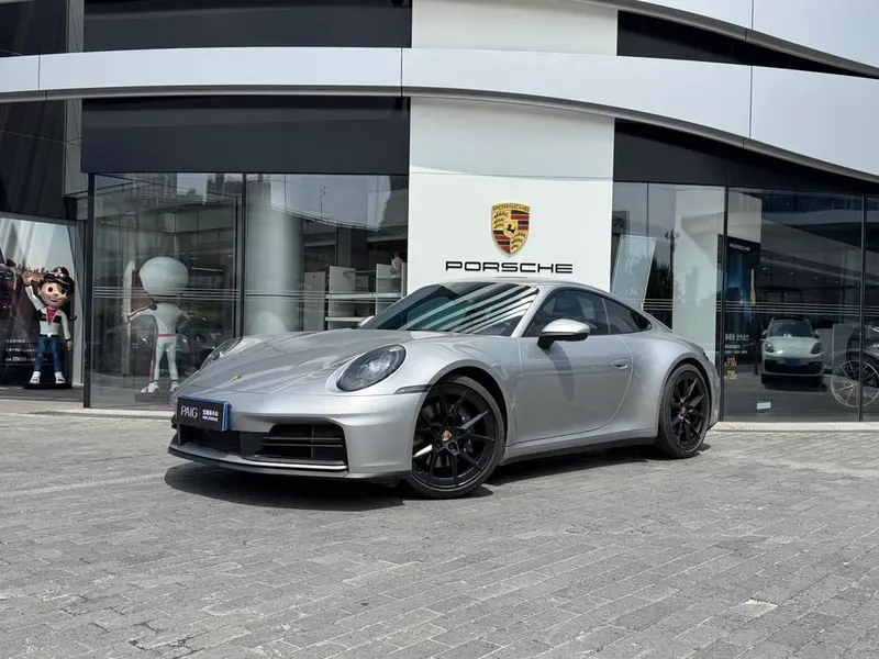 Porsche 911, 2025