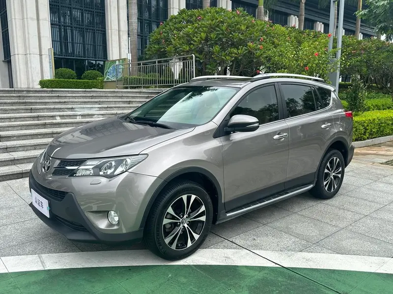 Toyota RAV4, 2015