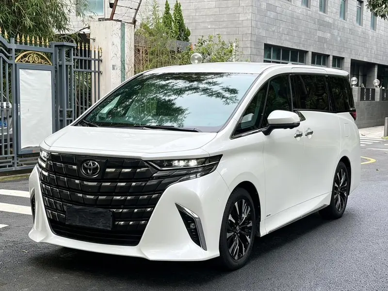 Toyota Alphard, 2023