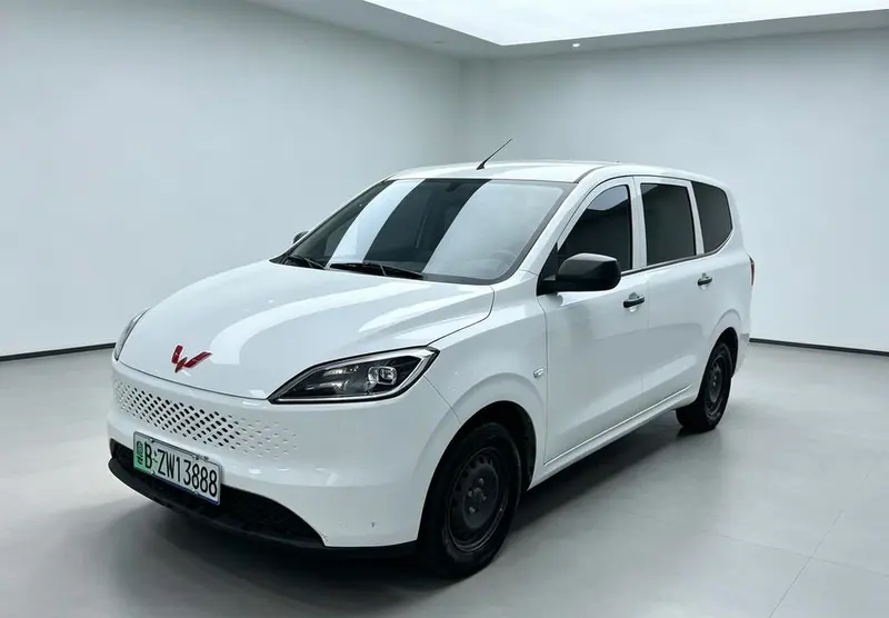 Wuling Hongguang EREV, 2025
