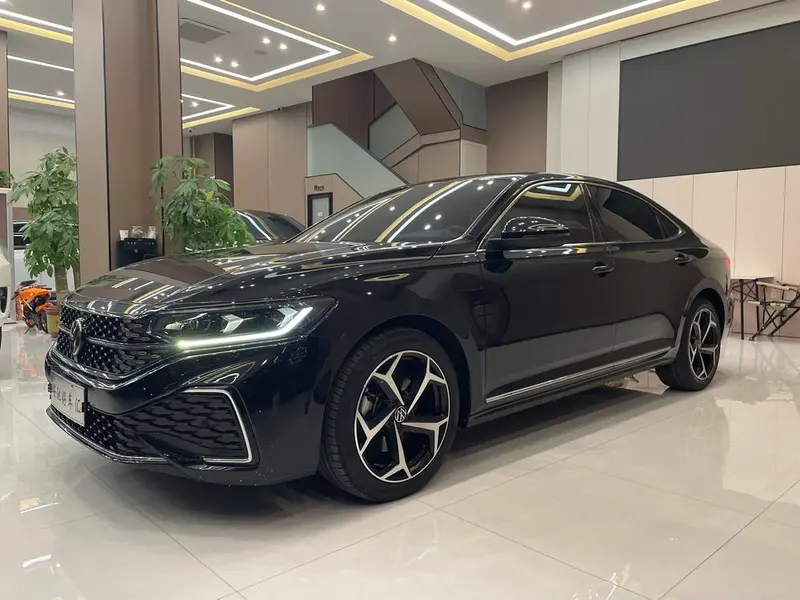 Volkswagen Passat, 2023