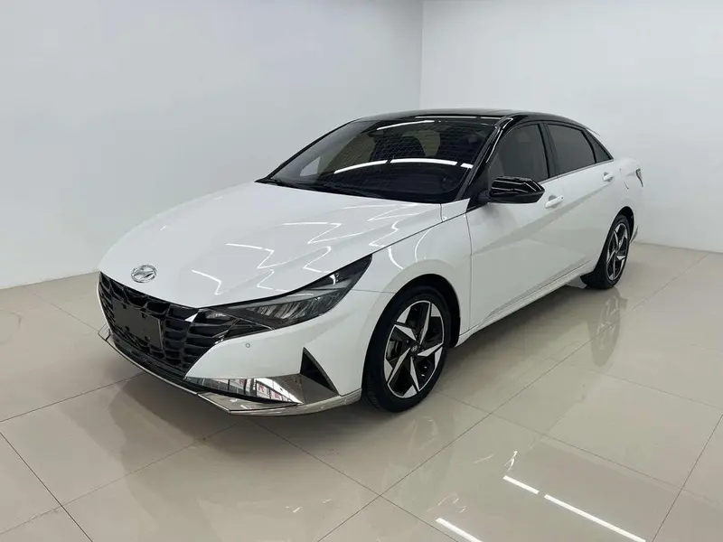 Hyundai Elantra, 2022