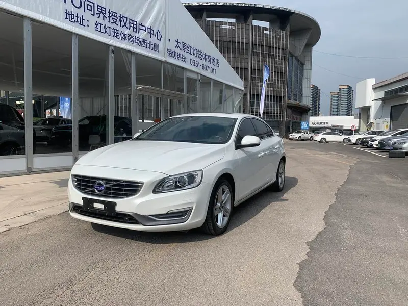 Volvo S60, 2015