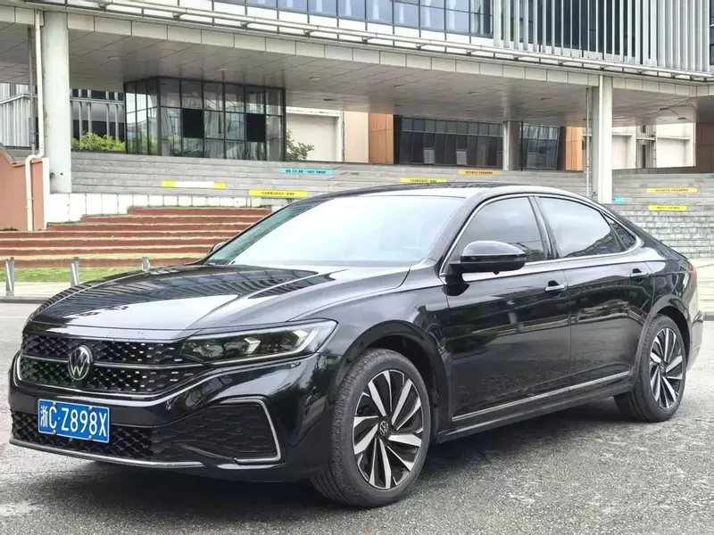Volkswagen Passat, 2022