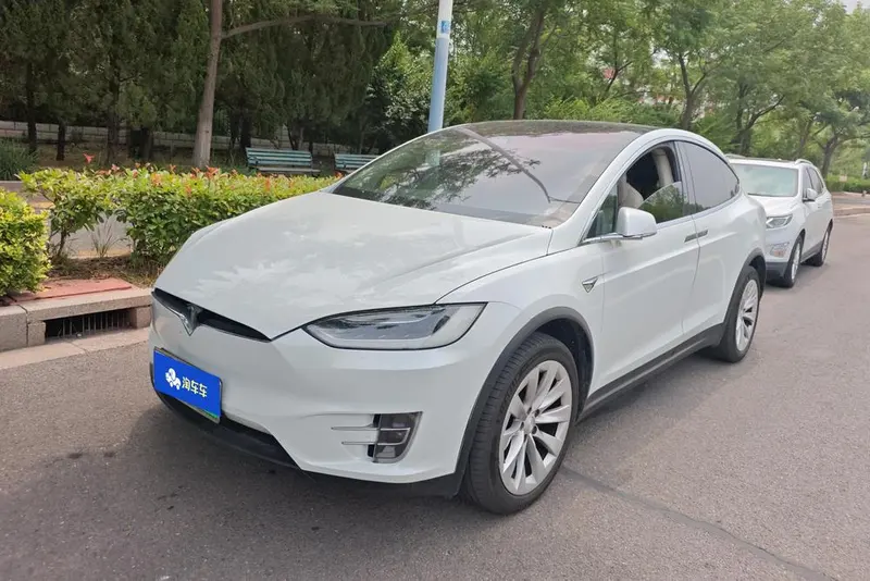 Tesla Model X, 2017