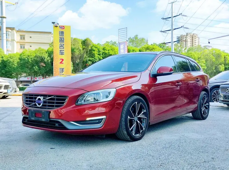 Volvo V60, 2015