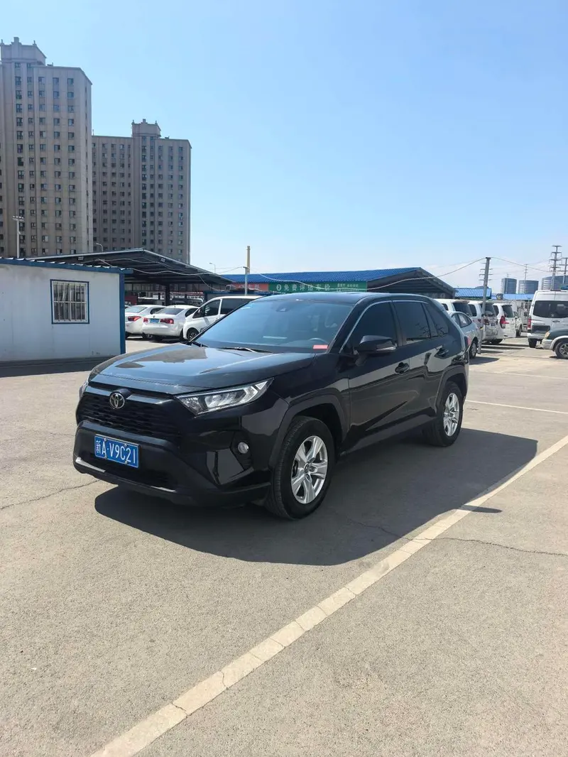 Toyota RAV4, 2023