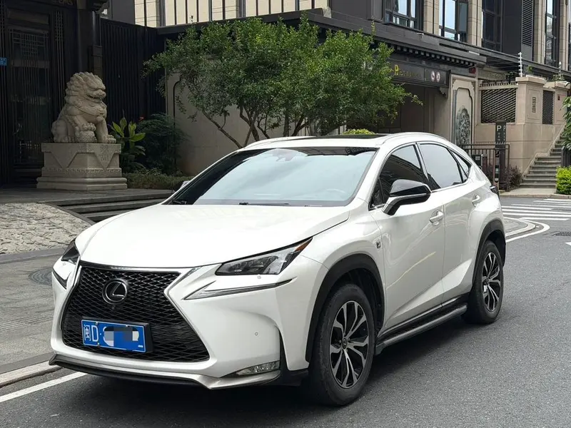 Lexus NX, 2015