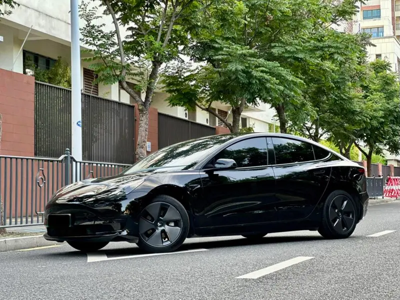 Tesla Model 3, 2022