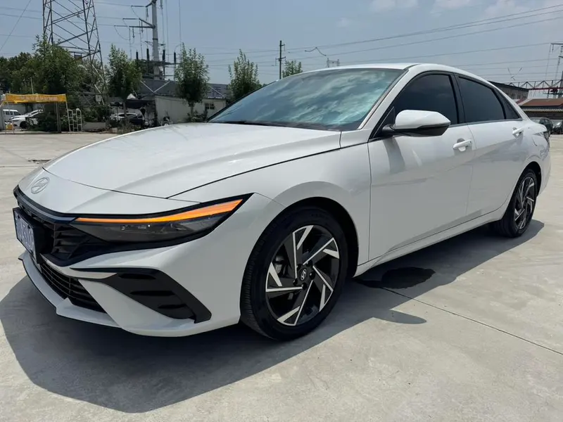Hyundai Elantra, 2023