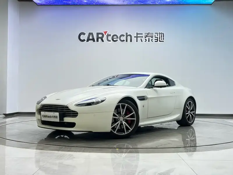 Aston Martin V8 Vantage, 2012