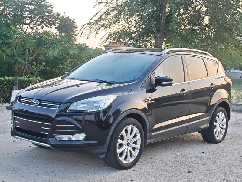 Ford Kuga, 2013