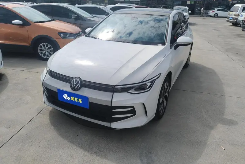 Volkswagen Golf, 2025
