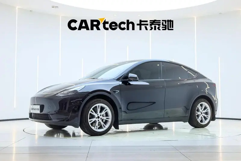 Tesla Model Y, 2022