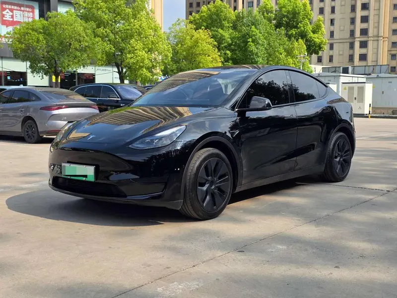 Tesla Model Y, 2023