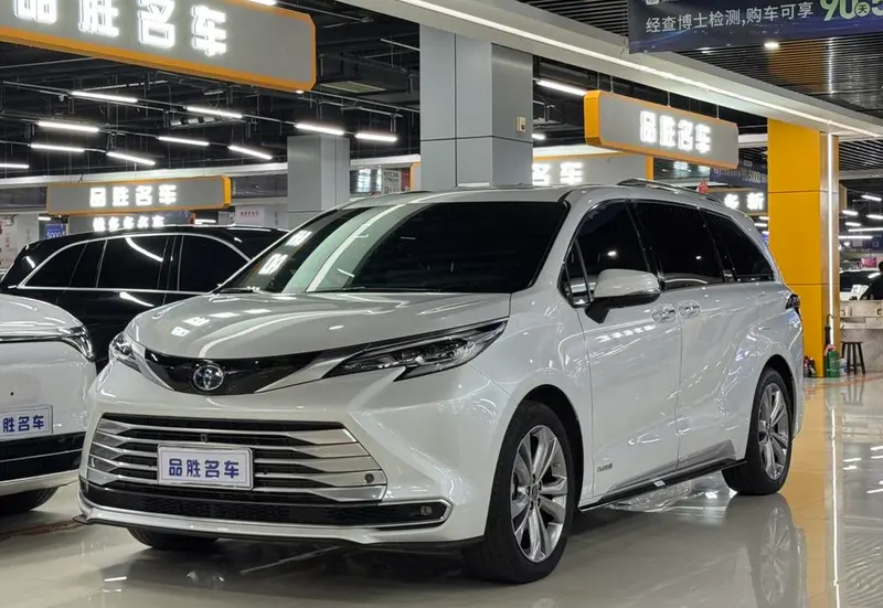 Toyota Sienna, 2023