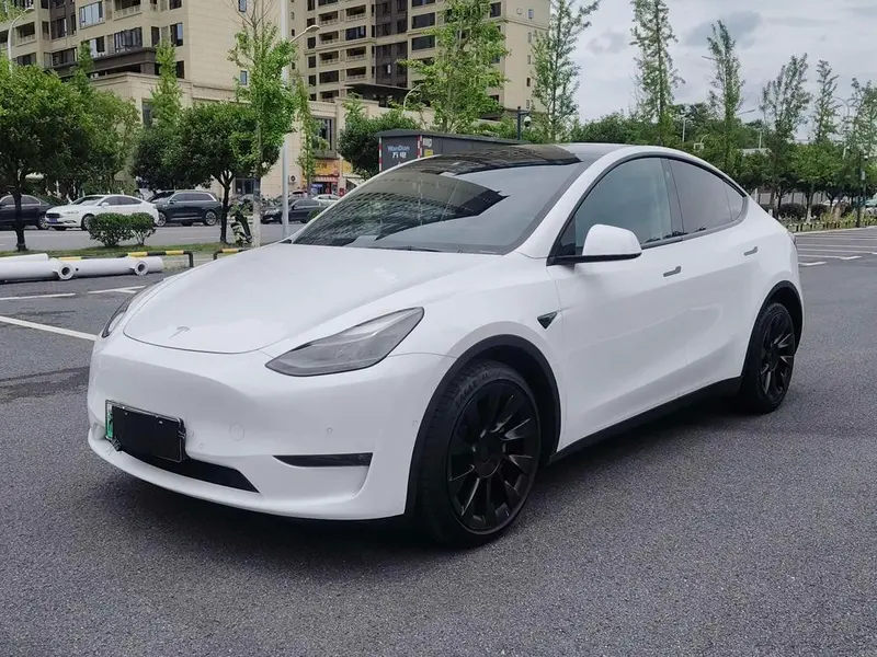 Tesla Model Y, 2021