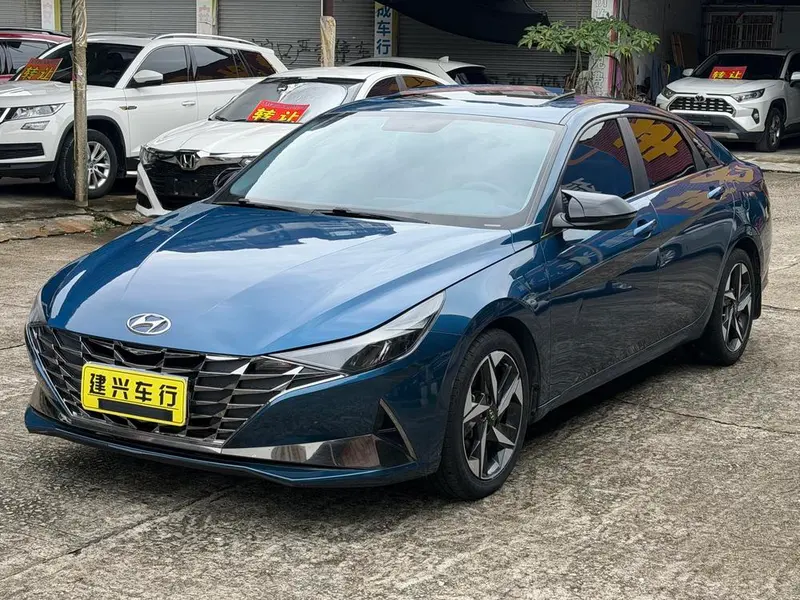 Hyundai Elantra, 2022