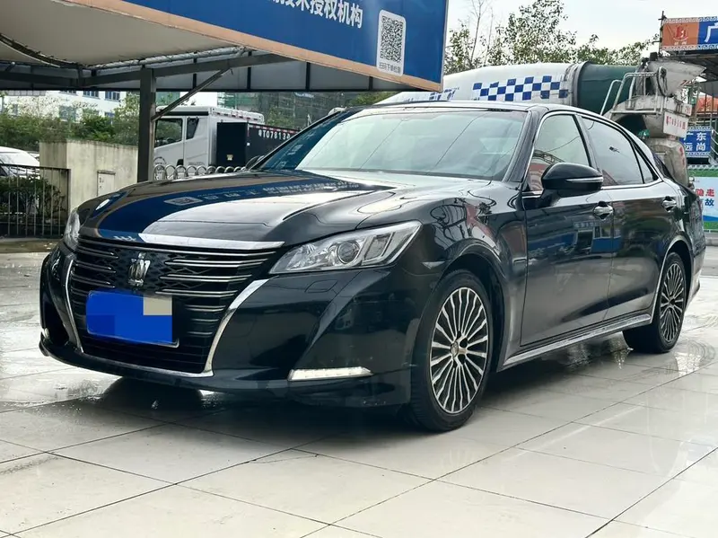Toyota Crown, 2018