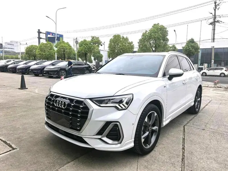 Audi Q3, 2022