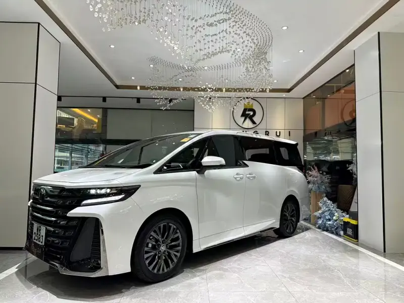 Toyota Vellfire, 2025
