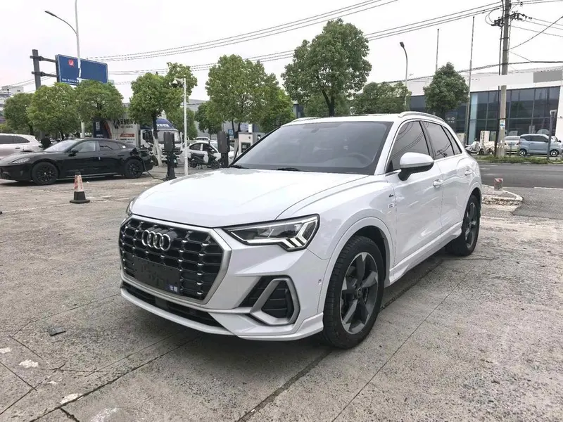 Audi Q3, 2022