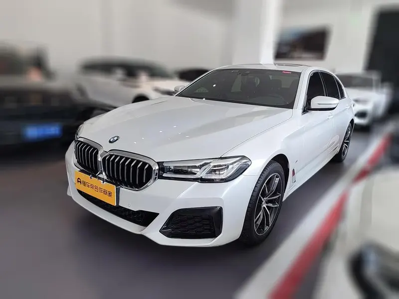 BMW 5-Series, 2022