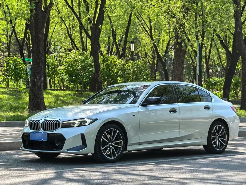 BMW 3-Series, 2023