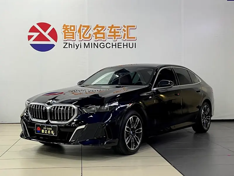 BMW 5-Series, 2025