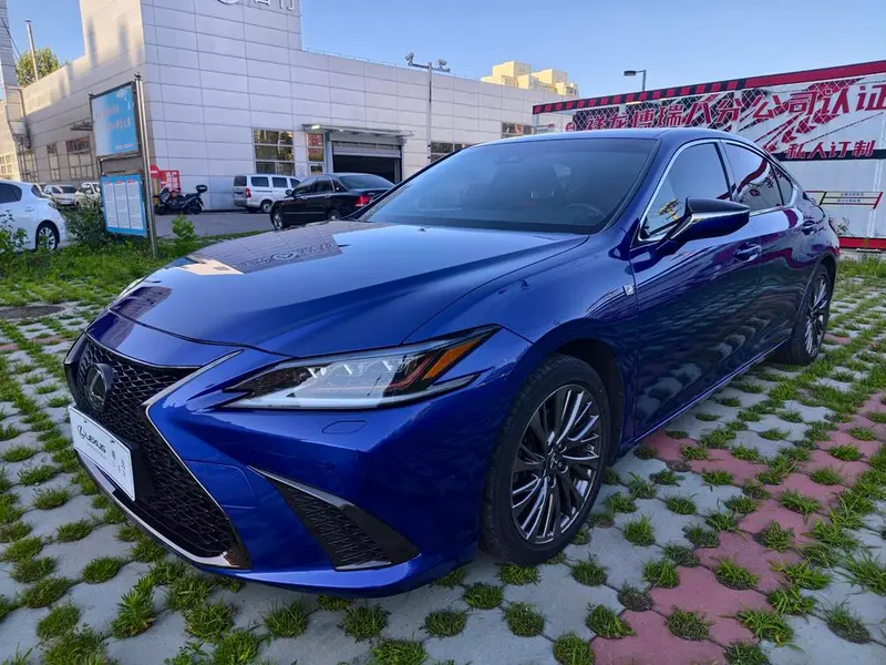 Lexus ES, 2018
