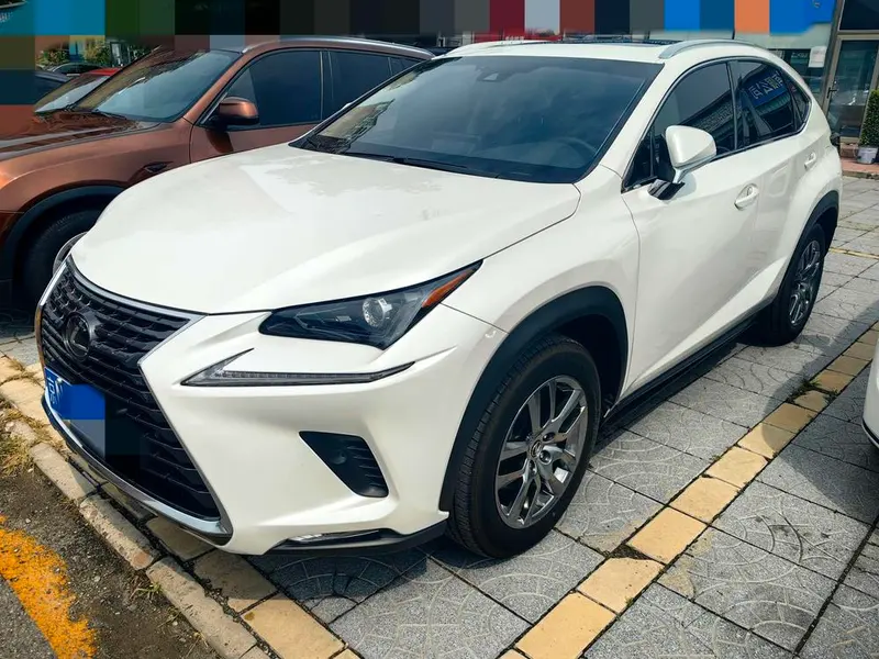 Lexus NX, 2020