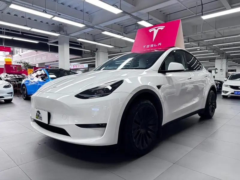 Tesla Model Y, 2023