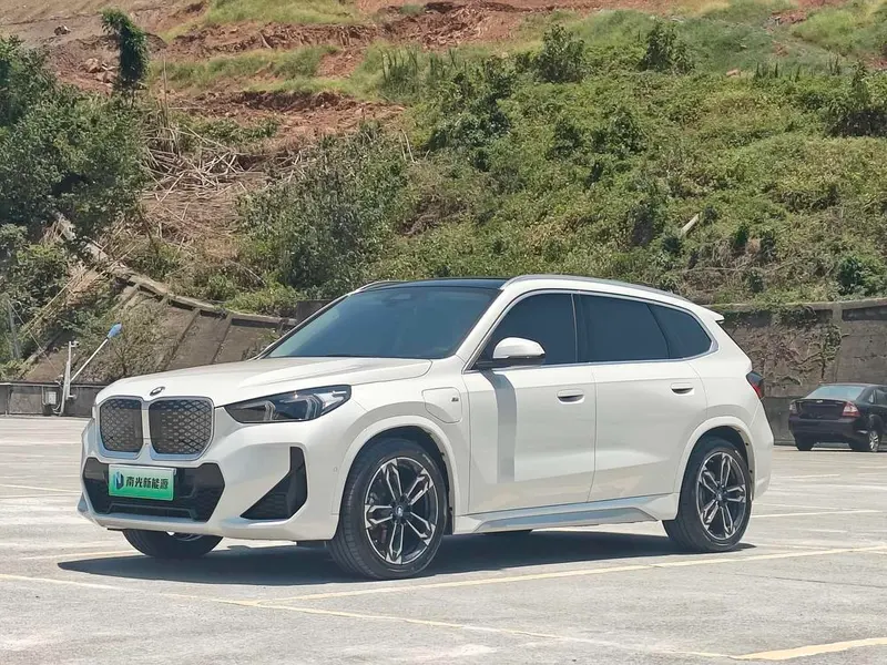 BMW iX1, 2023