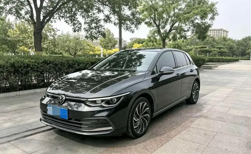 Volkswagen Golf, 2023
