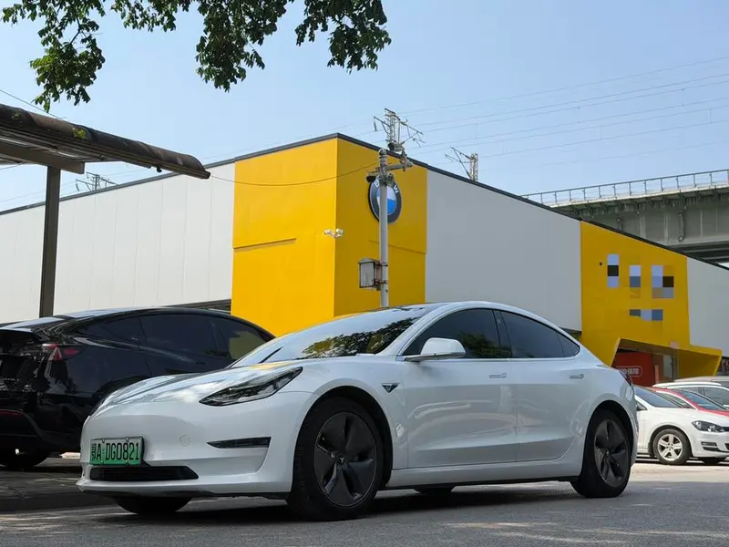 Tesla Model 3, 2020