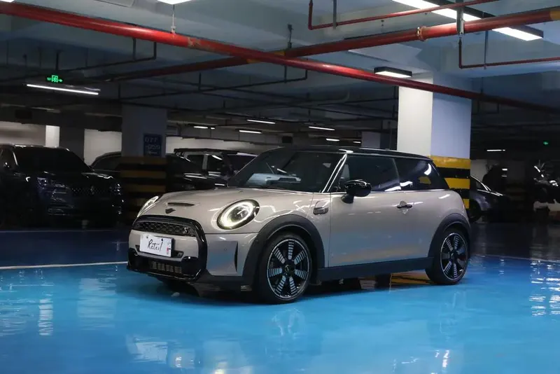 MINI MINI, 2023