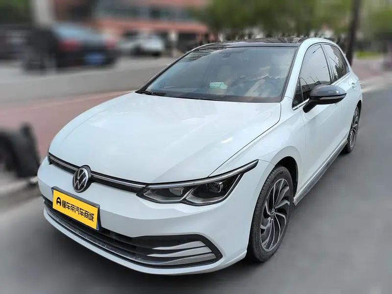 Volkswagen Golf, 2023
