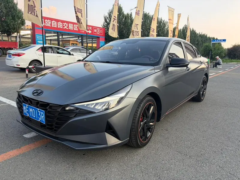 Hyundai Elantra, 2022