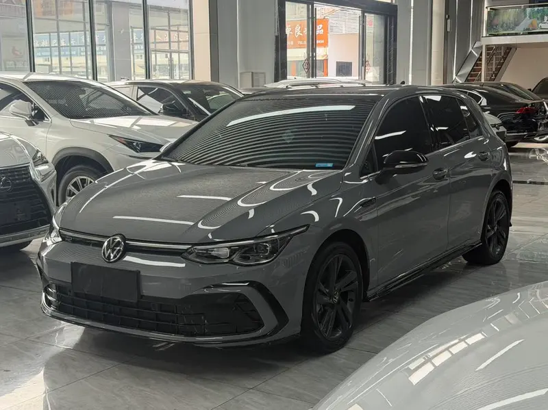 Volkswagen Golf, 2023