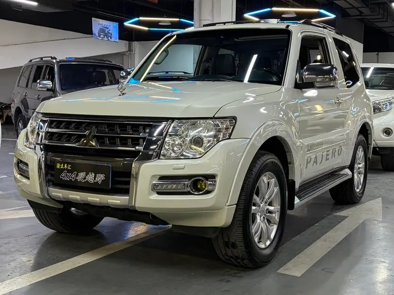 Mitsubishi Pajero (Import), 2018