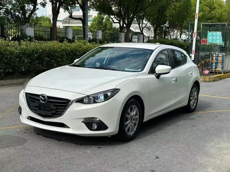 Mazda 3 Axela, 2016