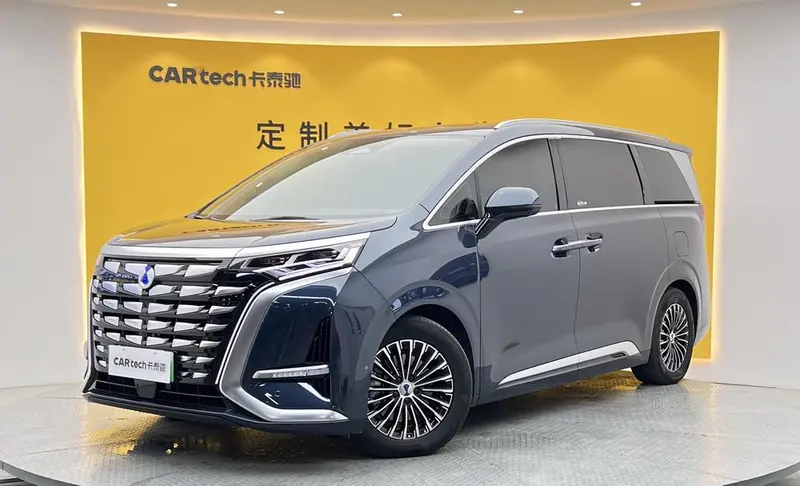 Denza D9 DM, 2022