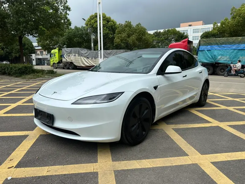 Tesla Model 3, 2023