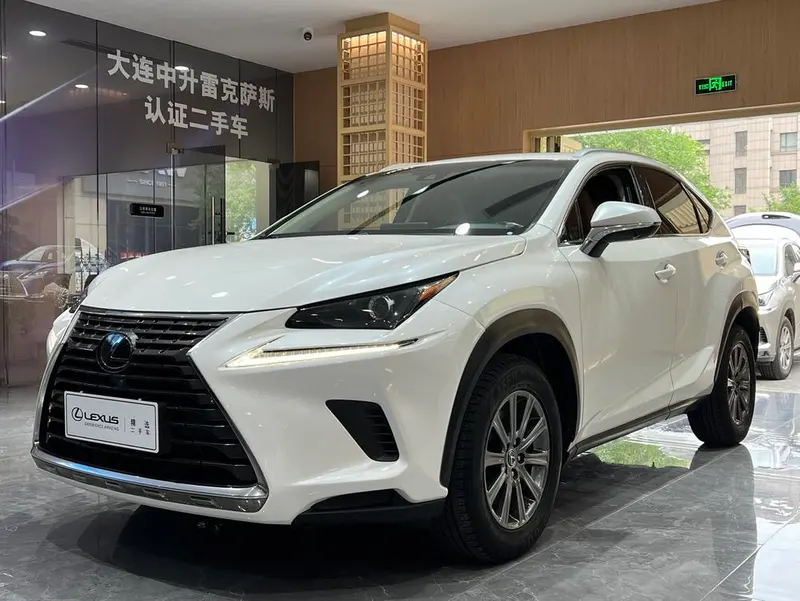 Lexus NX, 2017