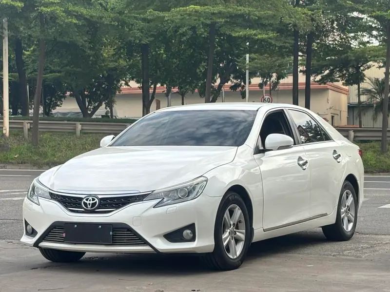Toyota Reiz, 2013