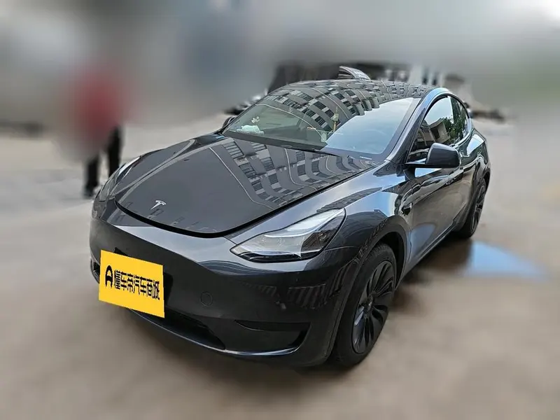 Tesla Model Y, 2024