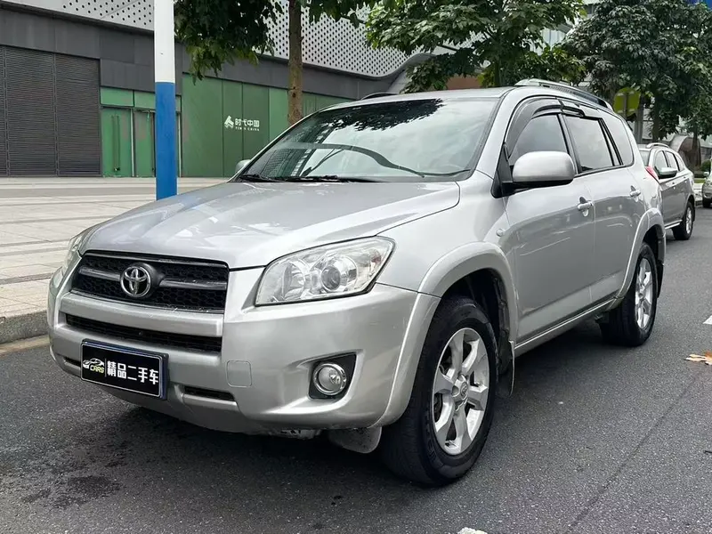 Toyota RAV4, 2011
